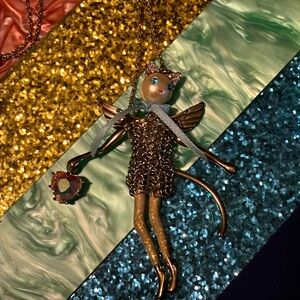 Gorgeous cat 🐈 vintage Betsy Johnson necklace.